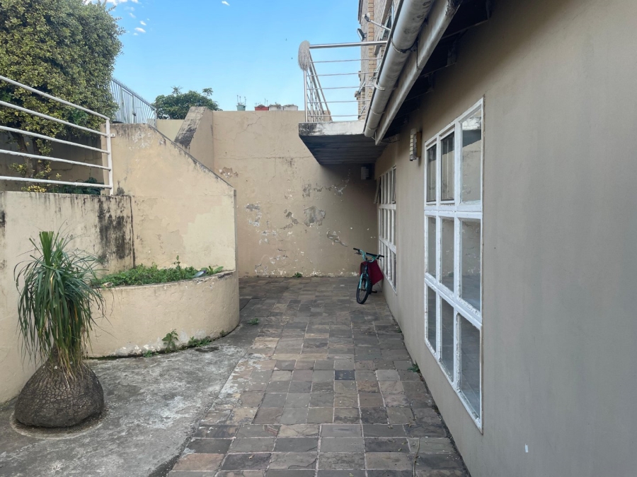 5 Bedroom Property for Sale in Amalinda Eastern Cape
